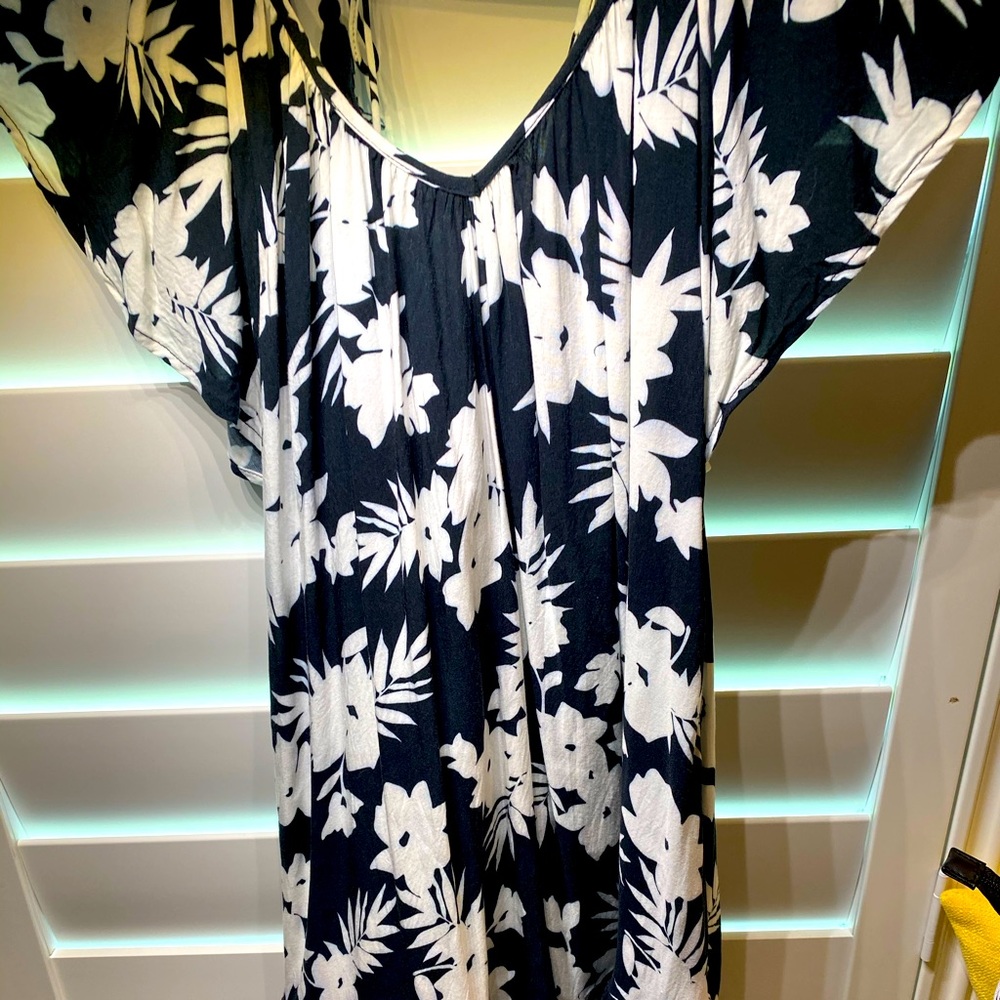 EUC Floral V Neck Dress